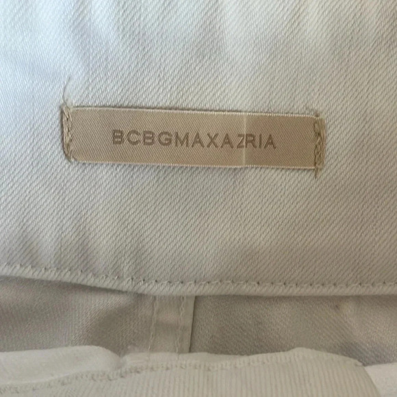 🤍HOST PICK BCBGMAXAZRIA NWOT White High Rise Flared Denim Jeans, Size 29 - Picture 10 of 12